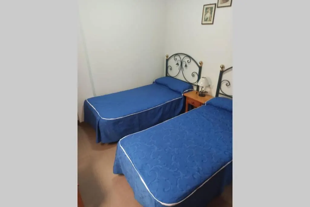 אדחה Spacious Apartment Just Few Steps Of The Ocean In La Caleta ספרד